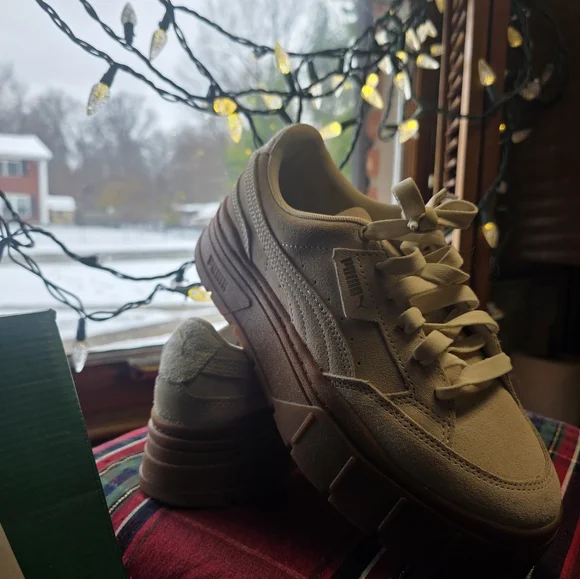 Puma Womens Beige Platform Sneakers - Picture 12 of 12